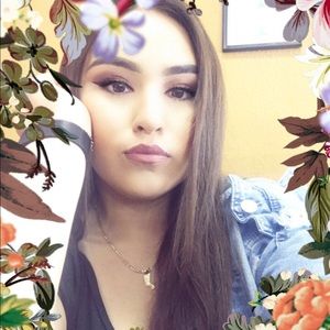 Meet your Posher, Mavii